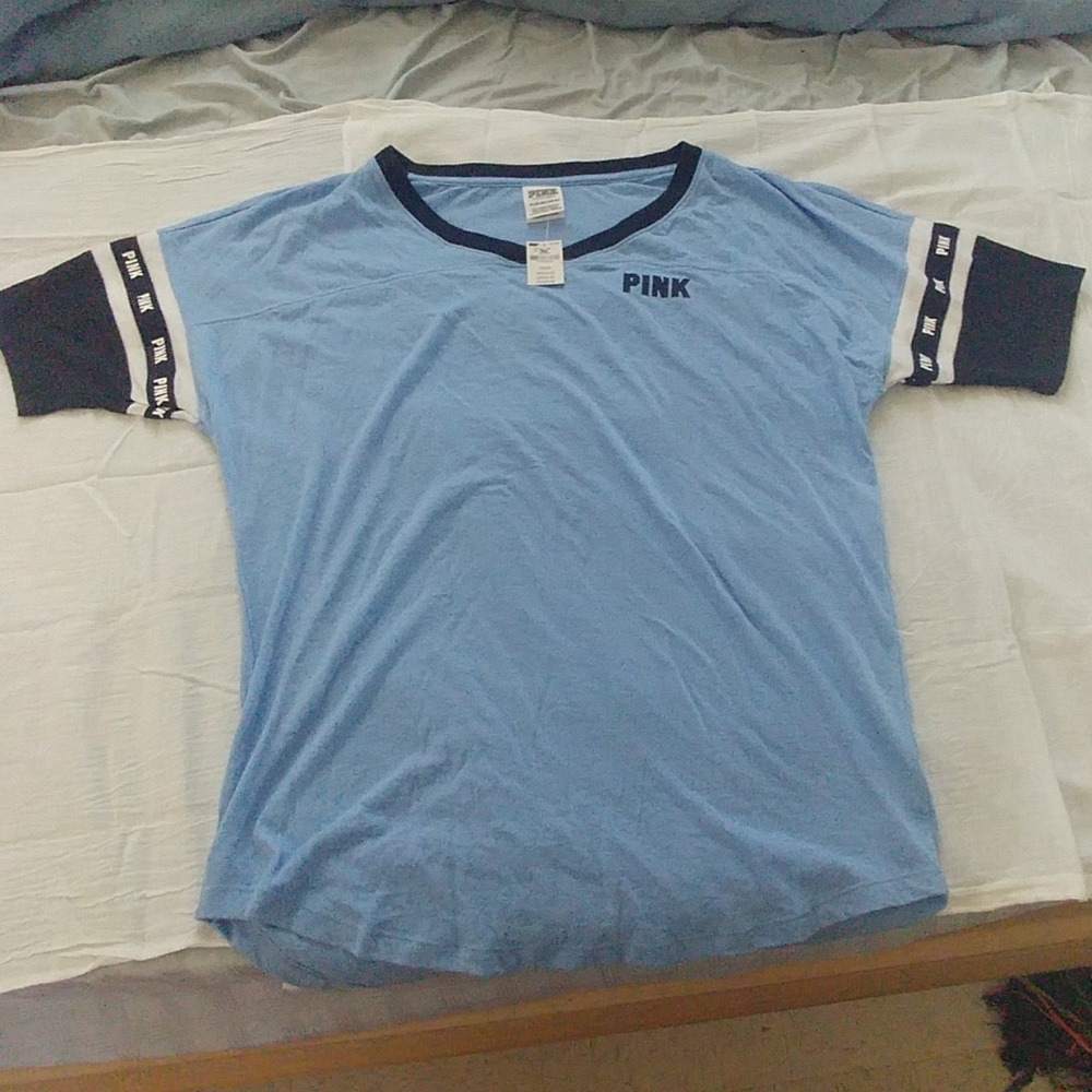 Vs pink tee